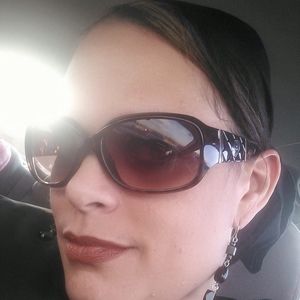 Meet your Posher, Stacey